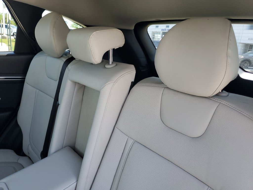 Used 2024 White Hyundai SEL image 22