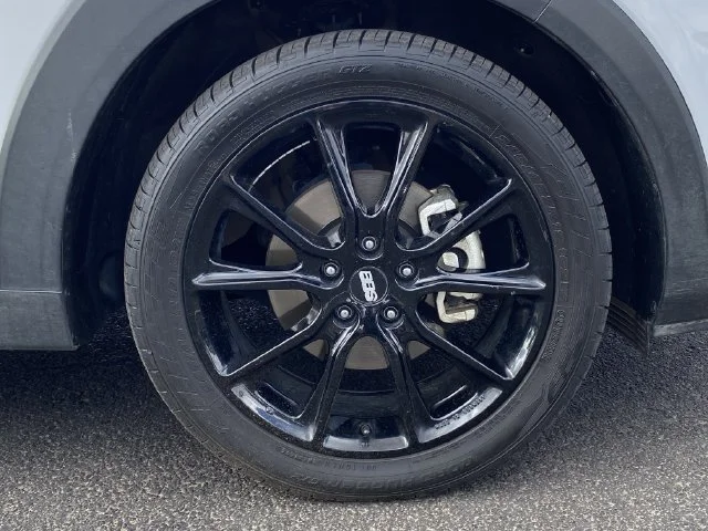 Used 2019 Dazzling White Hyundai Night image 8