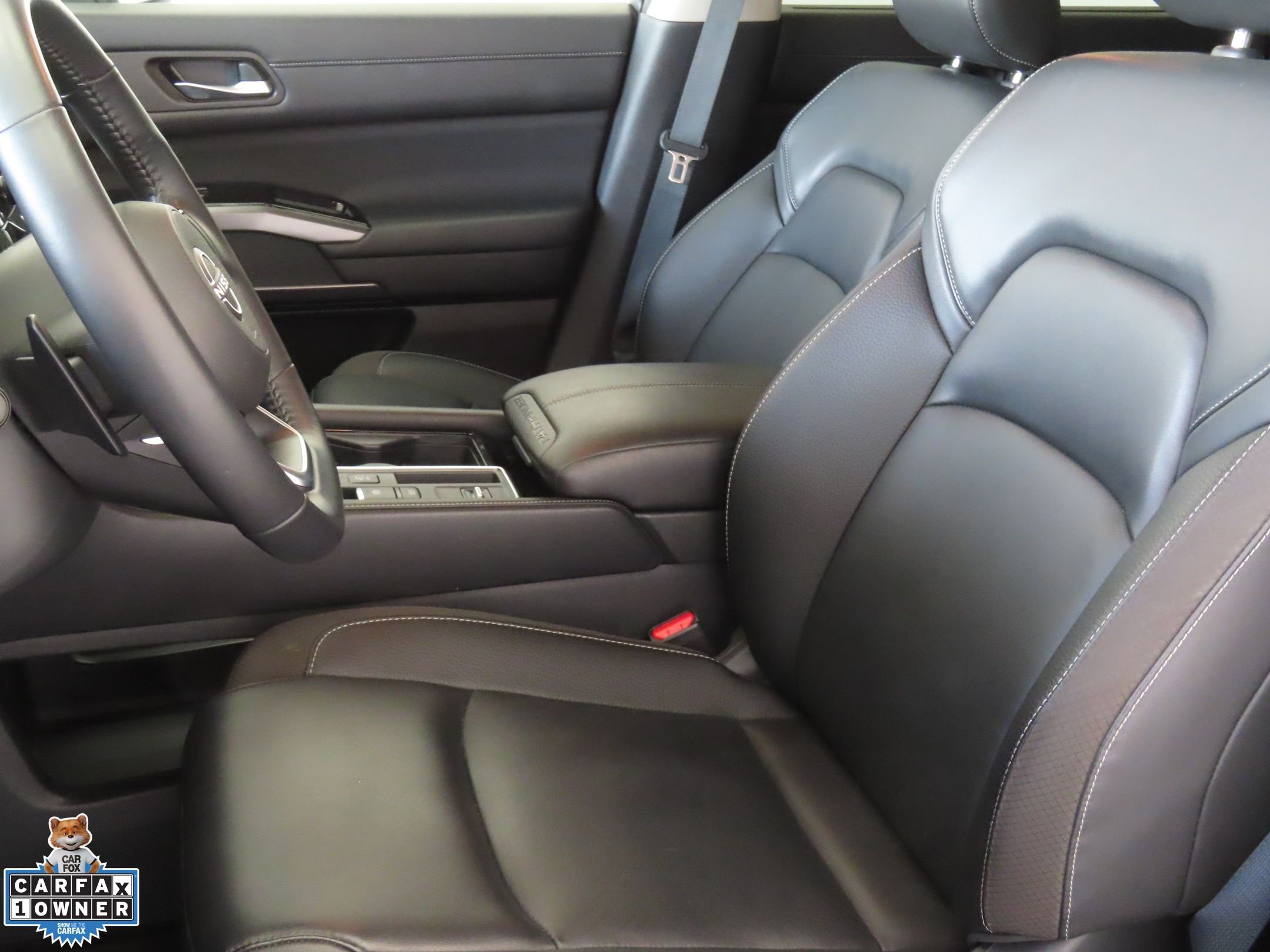 Used 2025 Silver Nissan SL image 11