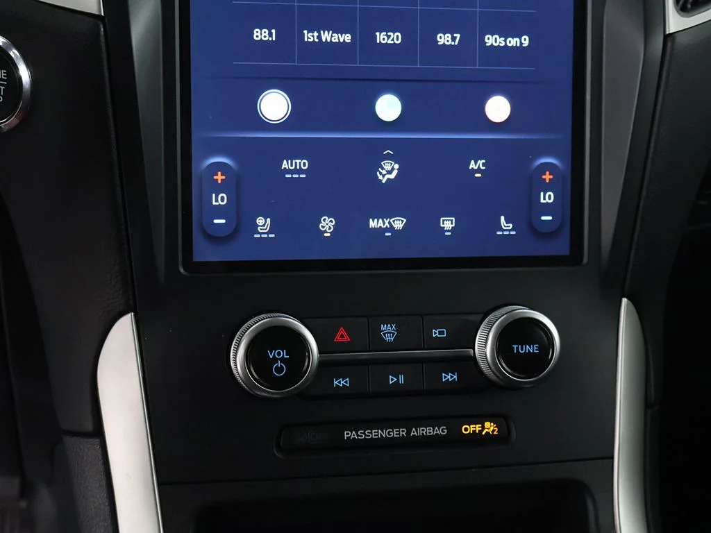Used 2024 Blue Ford SEL image 39