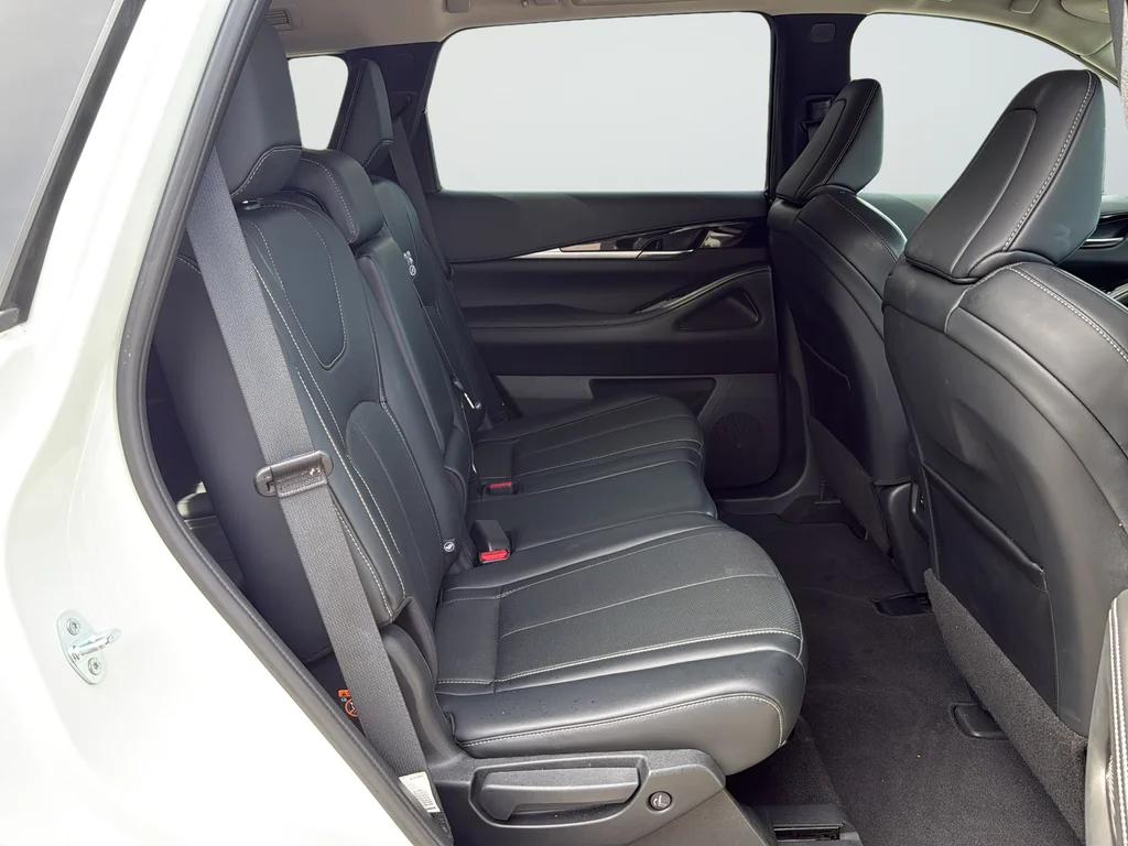 Certified Used 2023 White INFINITI PURE image 21
