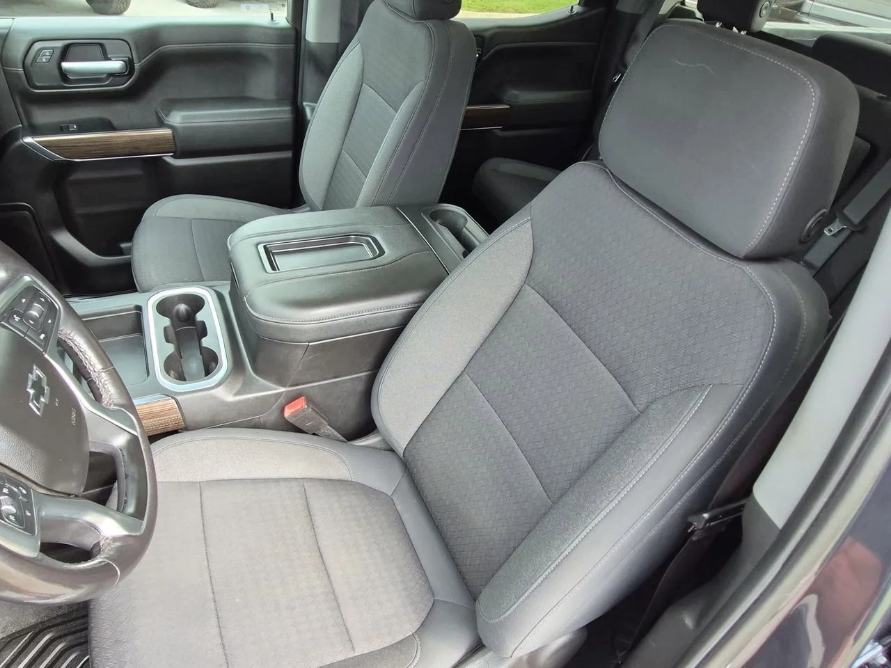 Used 2021 SHADOW GRAY METALLIC Chevrolet LT Trail Boss image 18