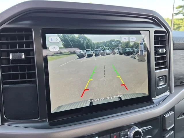 Used 2025 Silver Ford XLT image 26