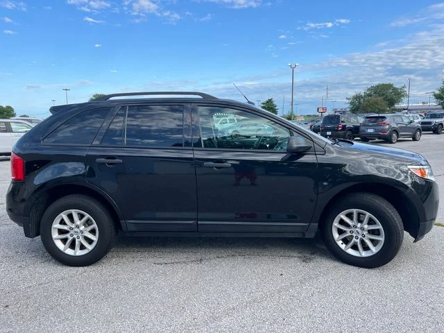 Used 2013 Black Ford SE image 6