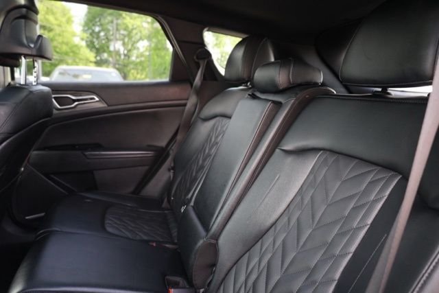 Used 2024 Green Kia X-Line image 35