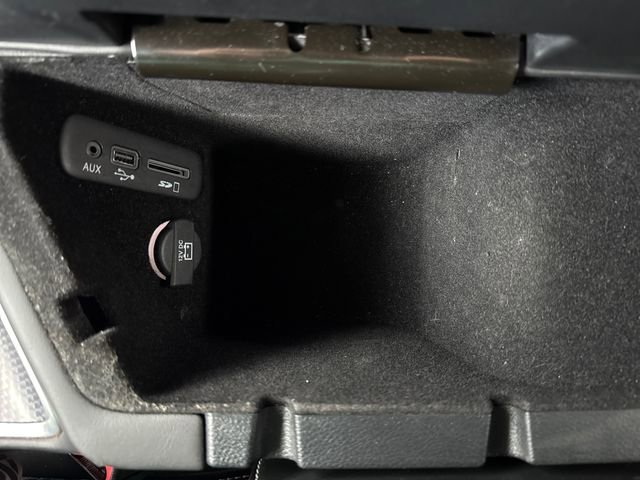 Used 2016 Pitch Black Clearcoat Dodge SRT Hellcat image 25