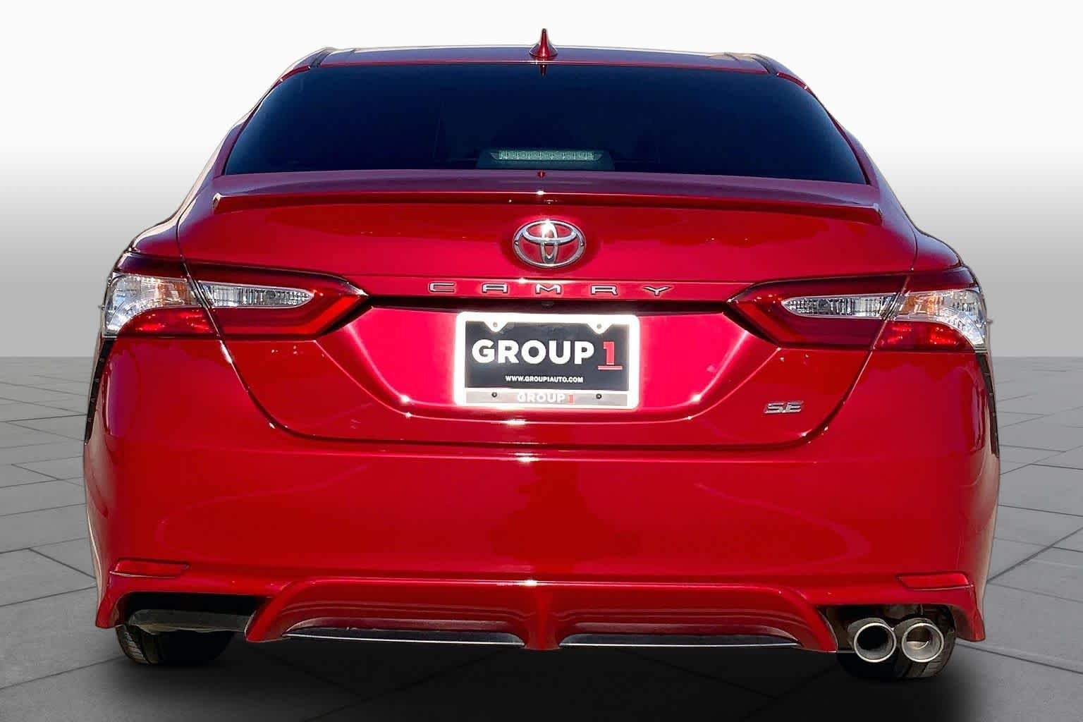 Used 2020 Supersonic Red Toyota SE image 5