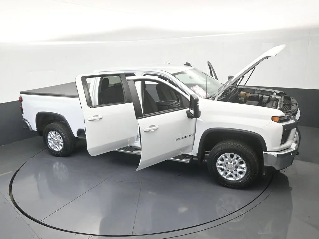 Used 2022 Summit White Chevrolet LT image 65