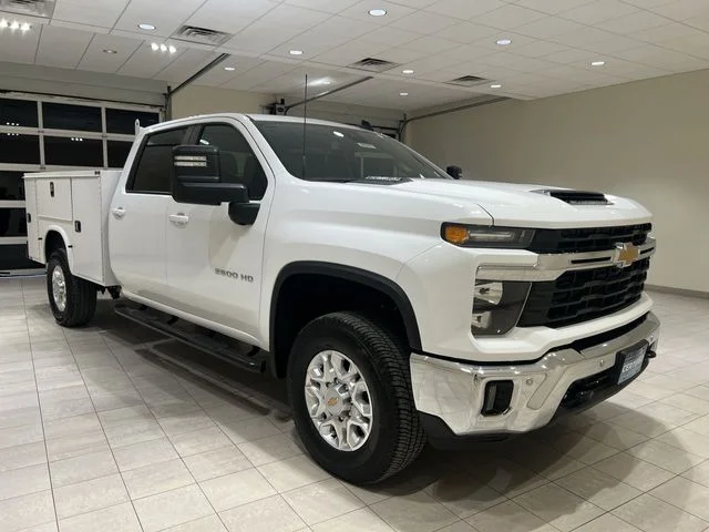 Used 2025 Summit White Chevrolet LT image 7