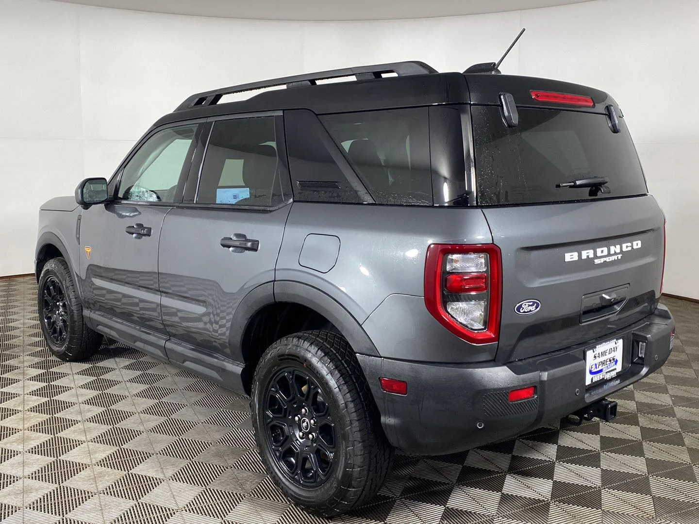 New 2026 Carbonized Gray Metallic Ford Badlands image 30
