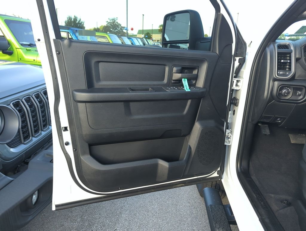 New 2026 Bright White Clear-Coat Exterior Paint Ram Tradesman image 17