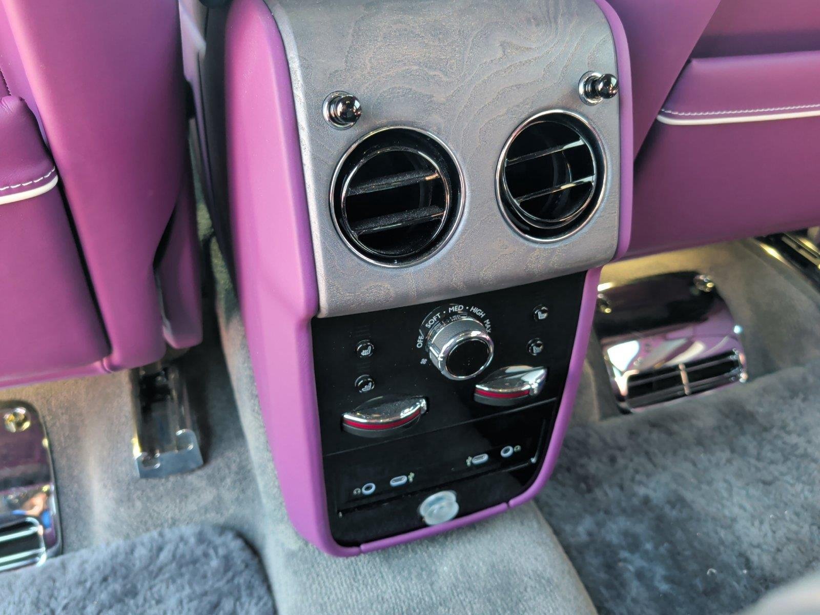 Used 2025 Belladonna Purple Rolls-Royce  image 34