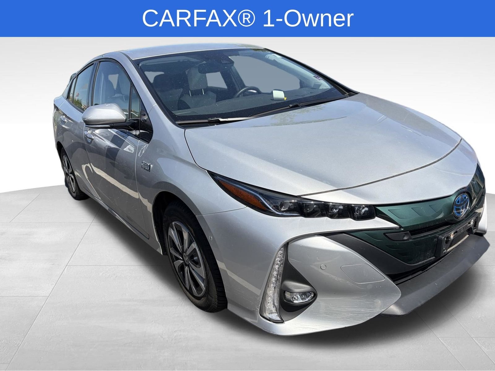 2017 Toyota Prius Prime Advanced's photo