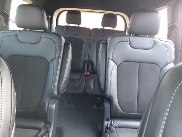 Used 2023 Red Jeep Altitude image 26