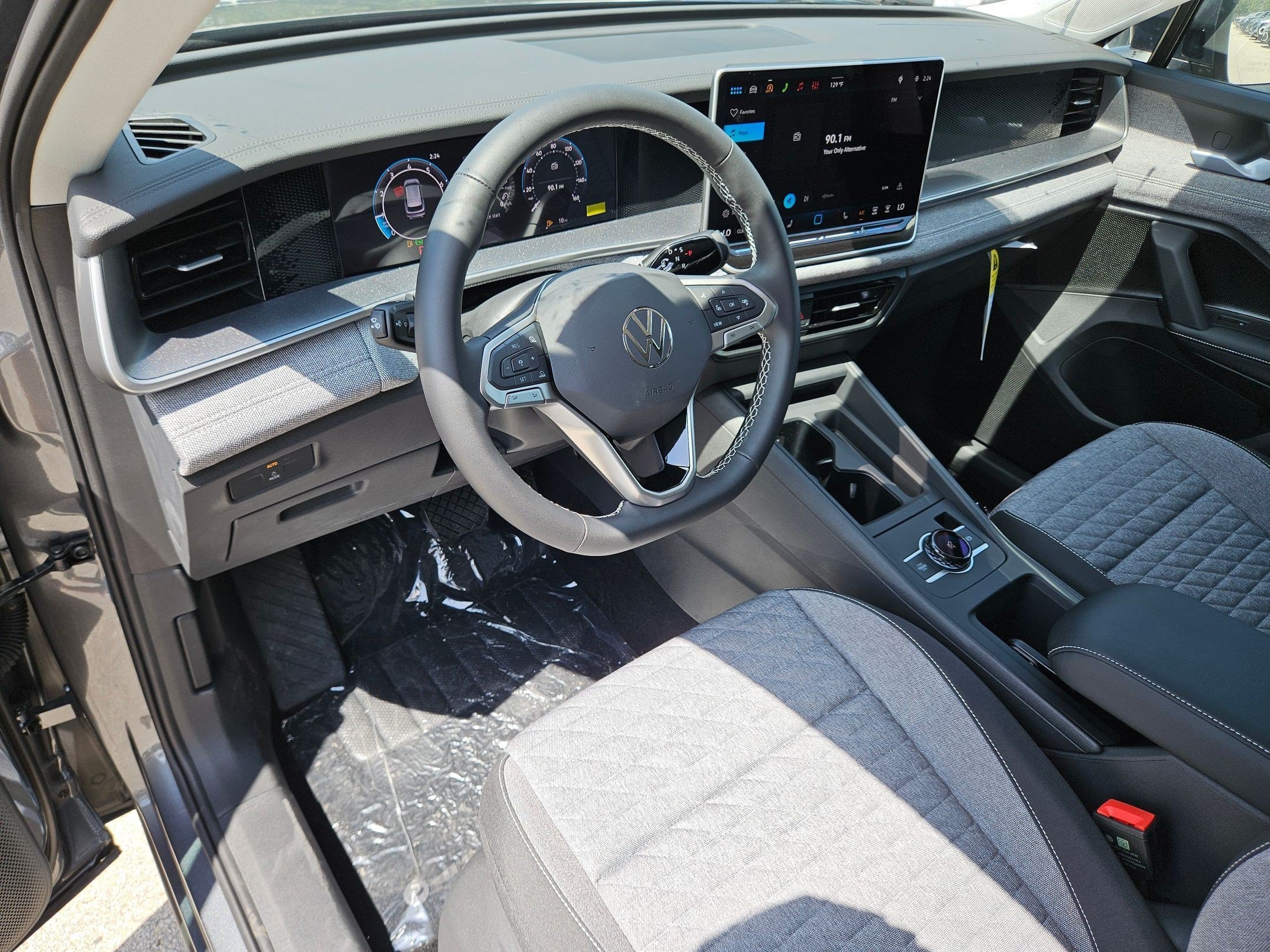 New 2026 Platinum Gray Metallic Volkswagen S image 5