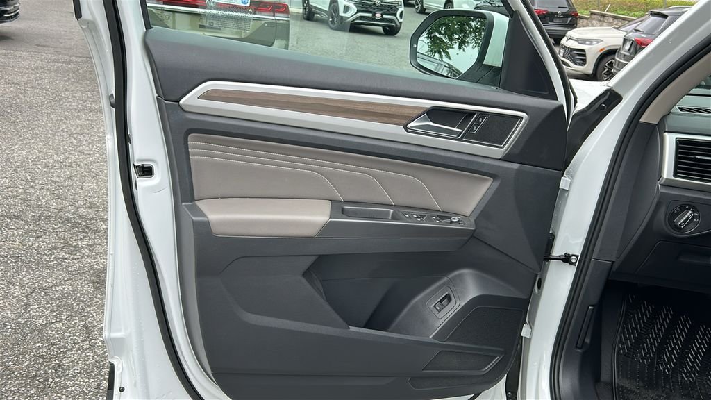 Used 2023 White Volkswagen SEL image 8