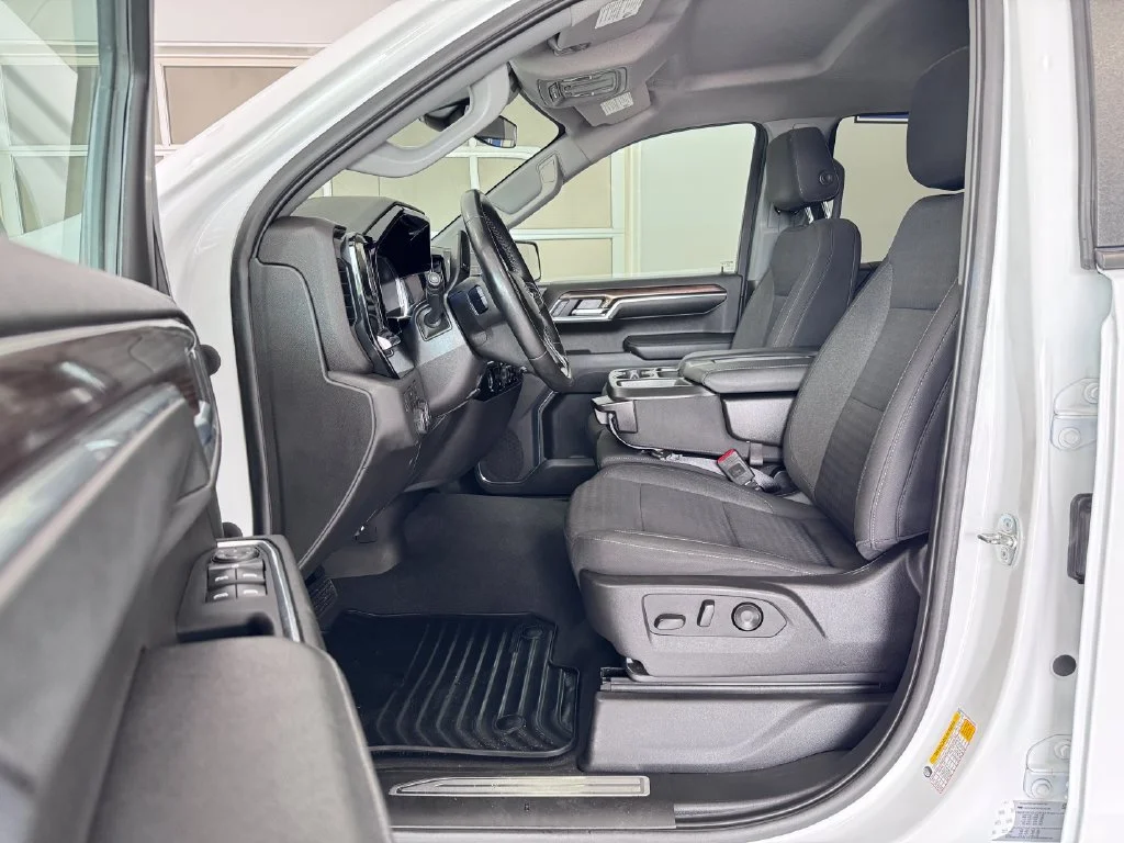 2023 Chevrolet Silverado 1500 RST - Photo 9