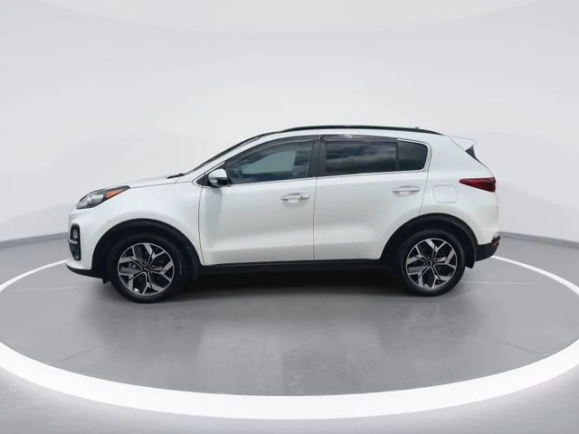 Used 2022 White Kia EX image 5