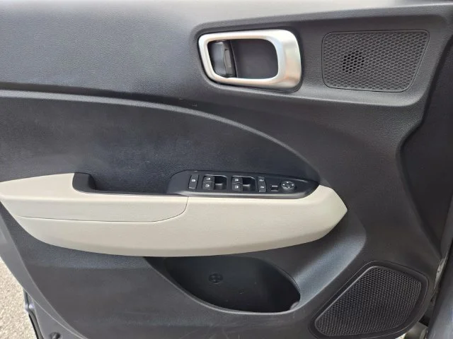 Used 2025 Gray Hyundai SEL image 32