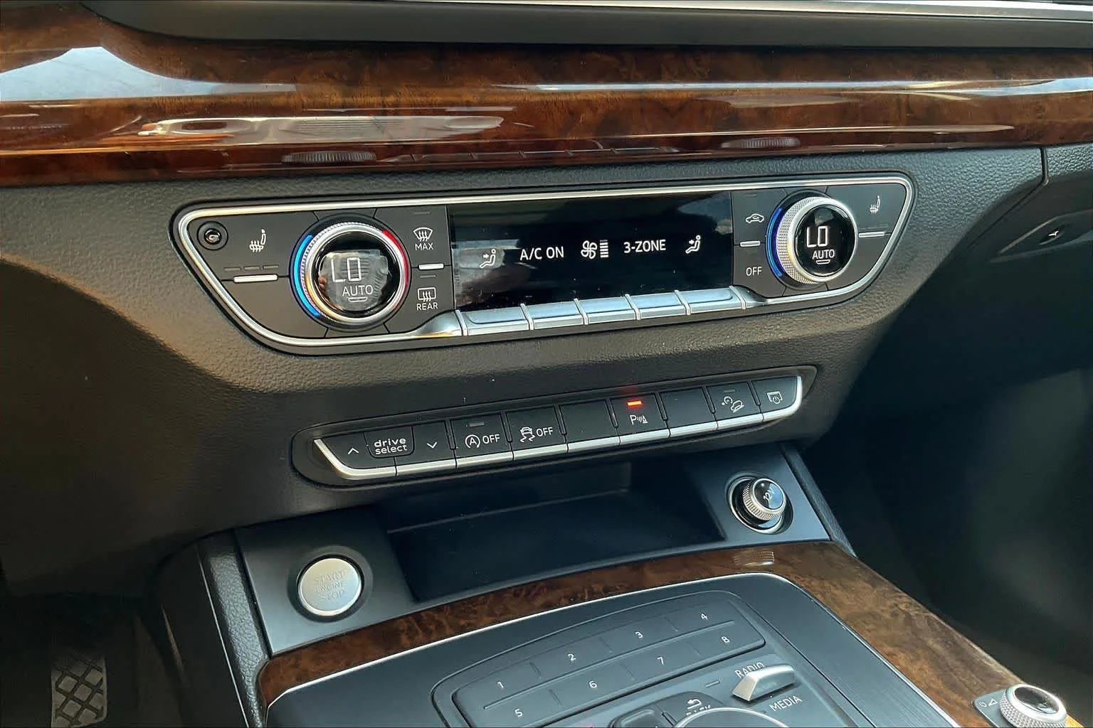 Used 2018 Brilliant Black Audi Premium Plus image 33