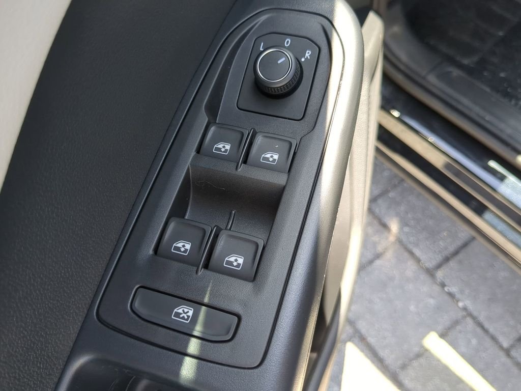 New 2026 Black Volkswagen 1.5T S image 16