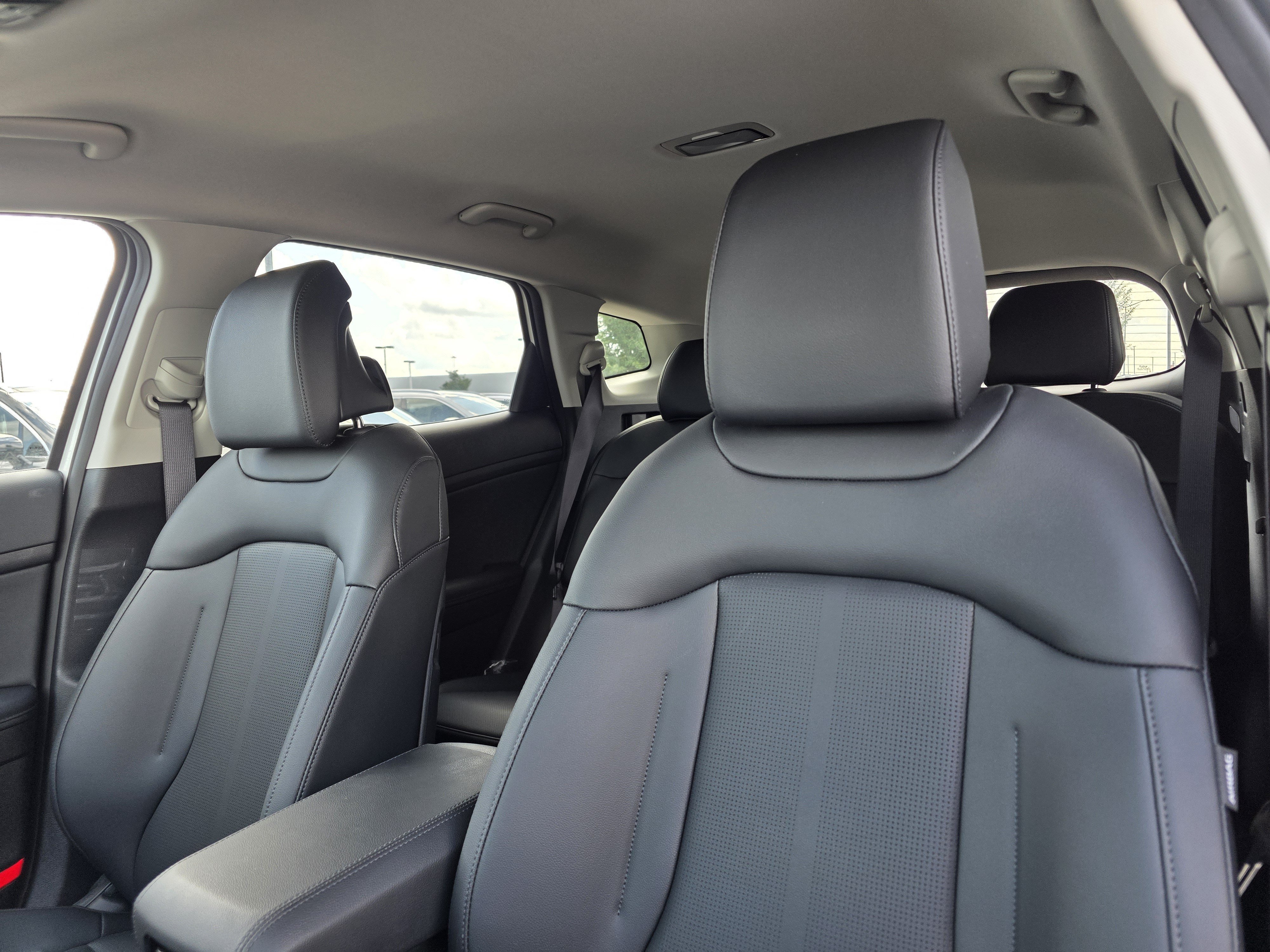 New 2026 Snow White Pearl Kia EX image 9