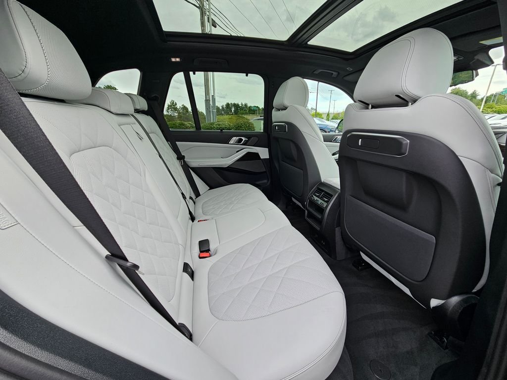 Used 2026 Manhattan Green Metallic BMW xDrive40i image 20