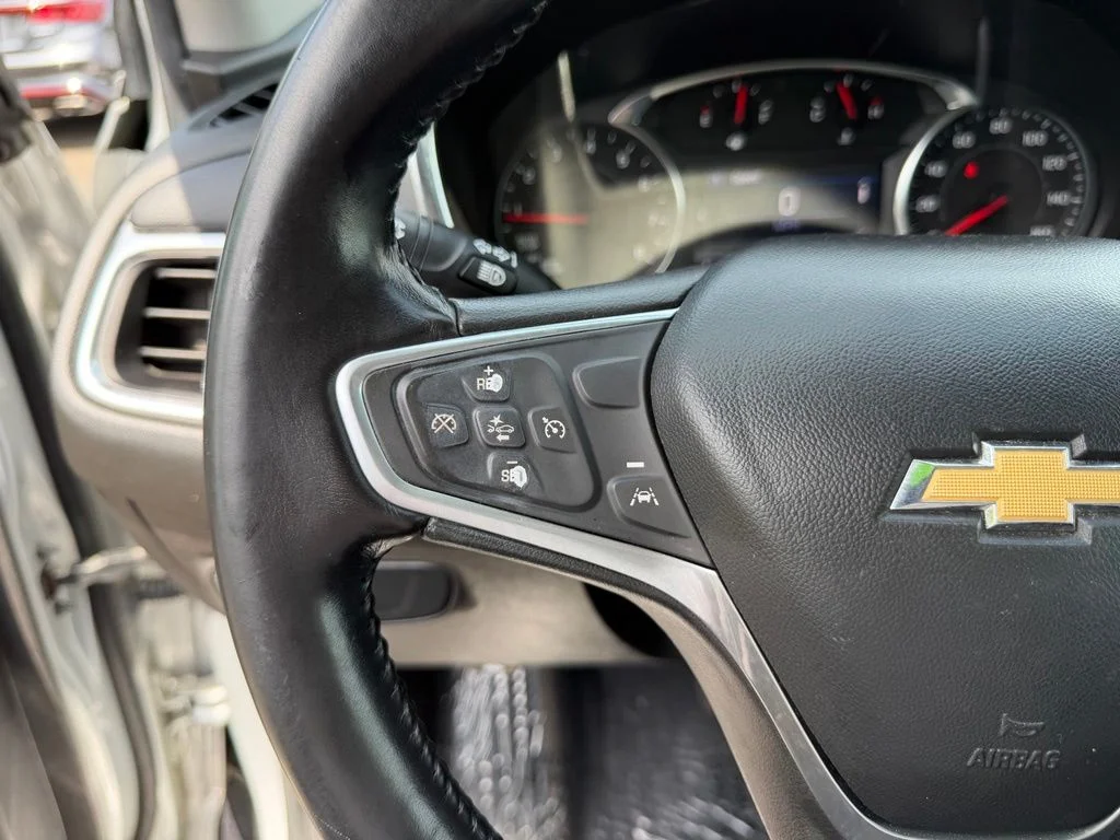 Used 2022 Silver Ice Metallic Chevrolet LT image 18
