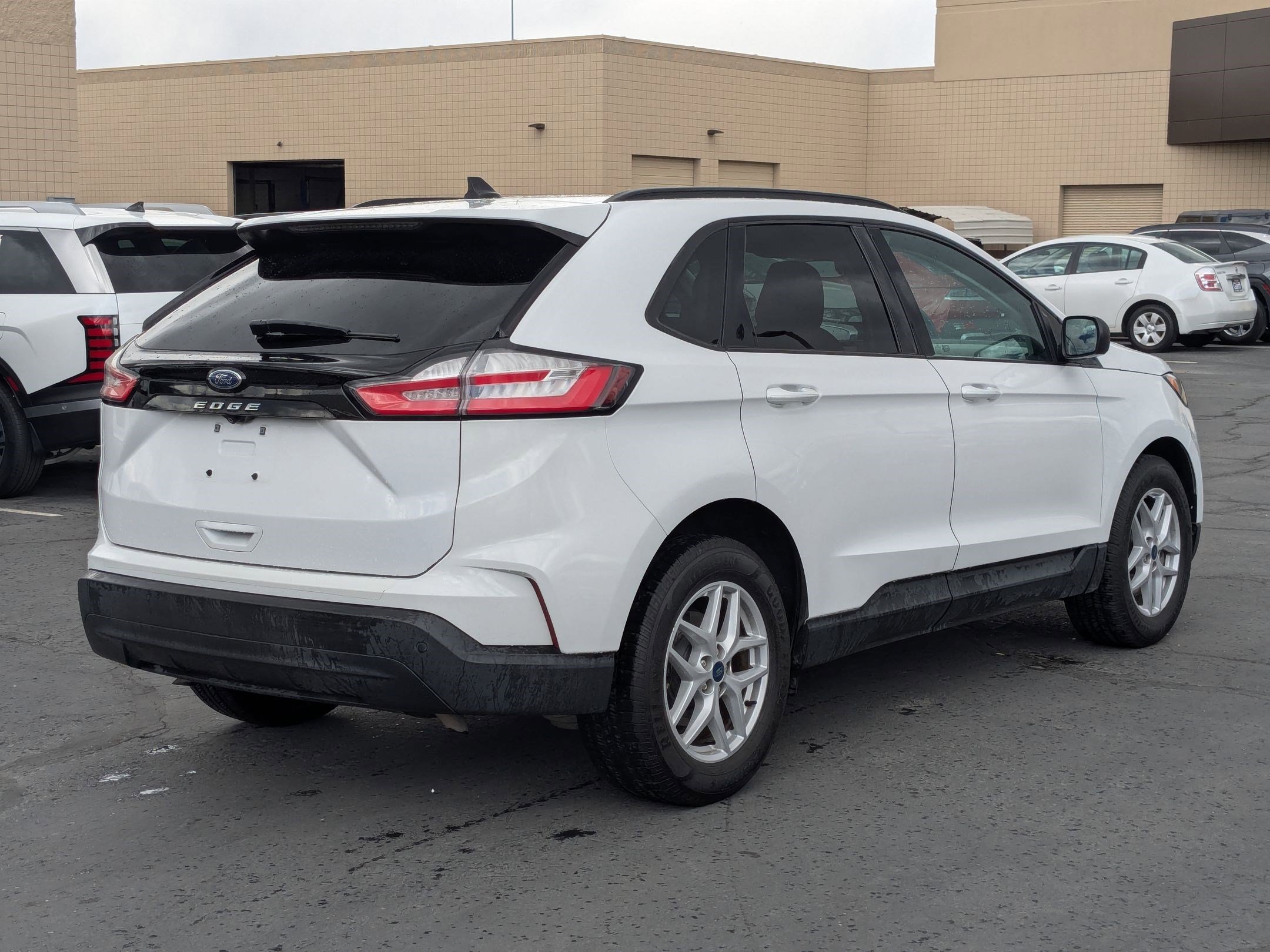 2021 Ford Edge SE - Photo 12