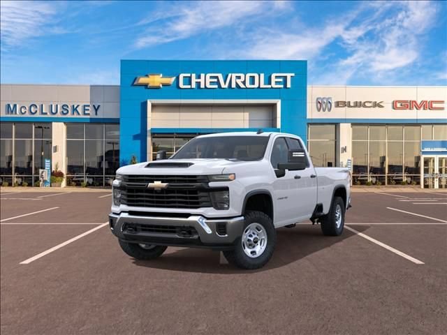 New 2026 Summit White Chevrolet WT image 8