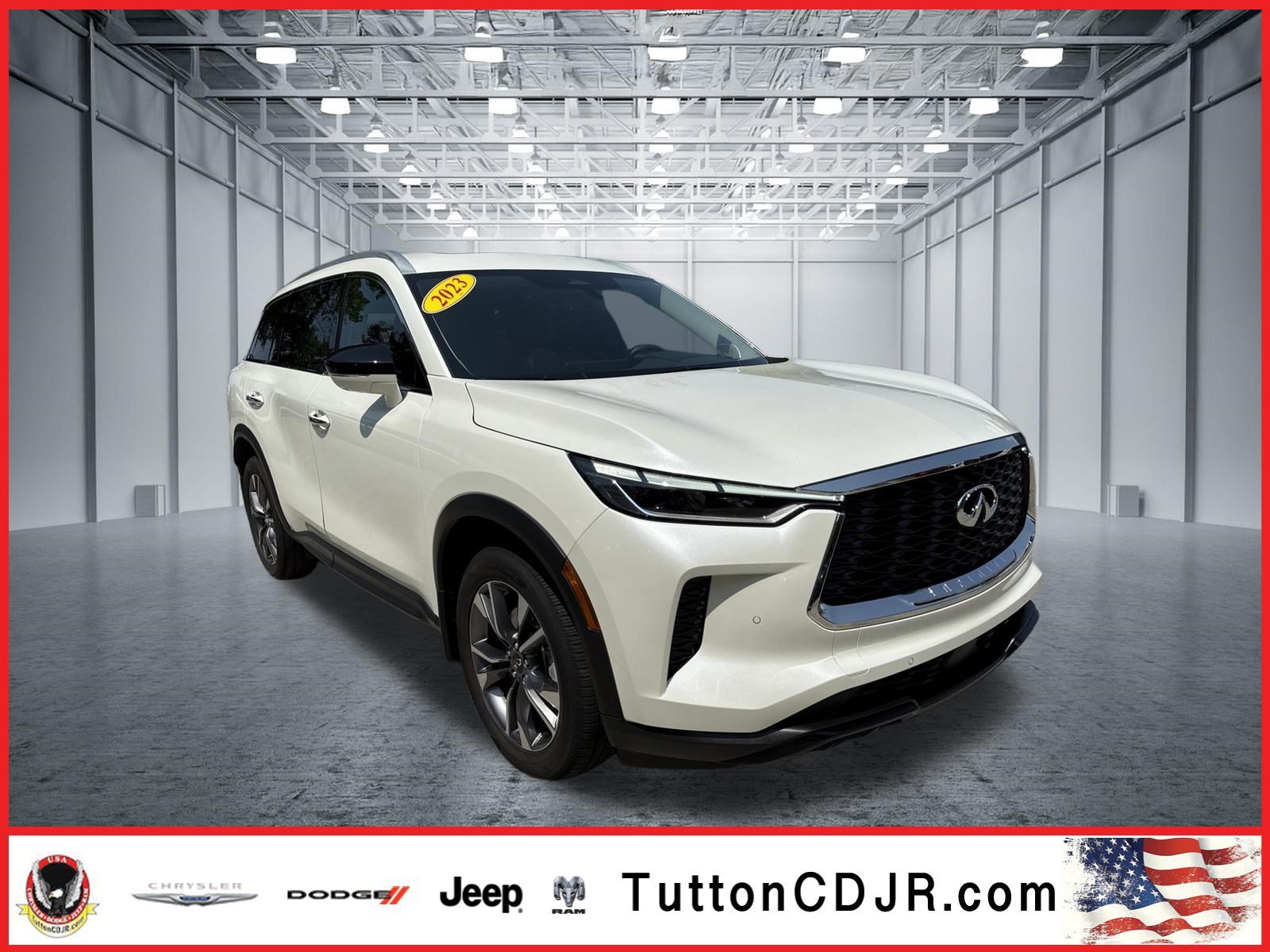 Used 2023 Majestic White INFINITI LUXE image 1