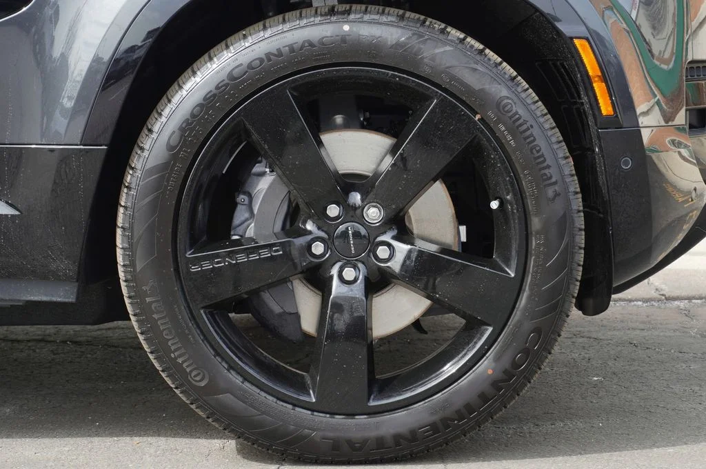 New 2026 Carpathian Grey Land Rover X-Dynamic SE image 9