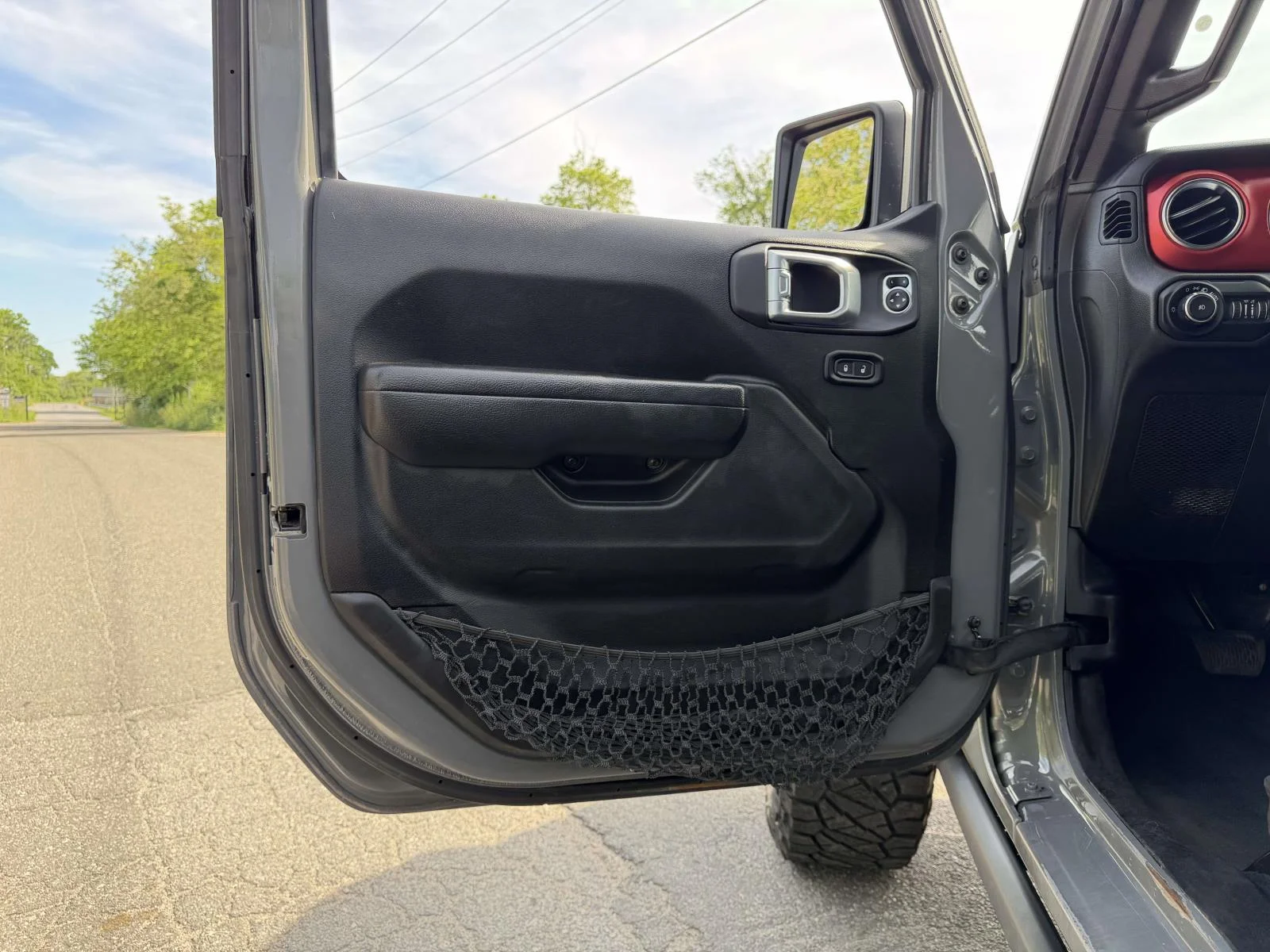 Used 2022 Gray Jeep Rubicon image 17