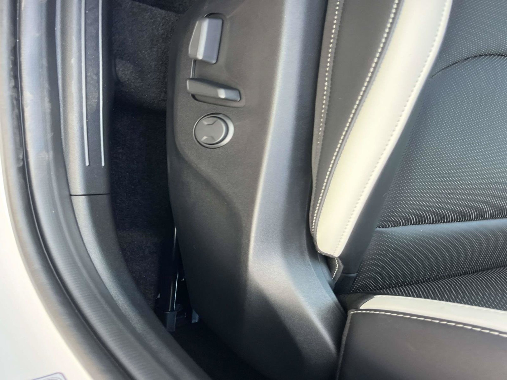 New 2026 Snow White Pearl Kia GT-Line image 20