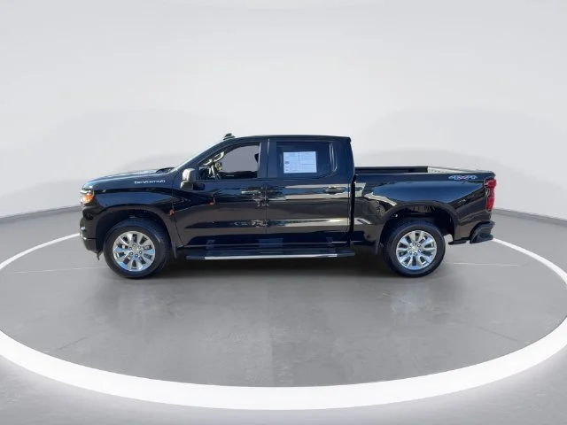 Used 2025 Black Chevrolet Custom image 5