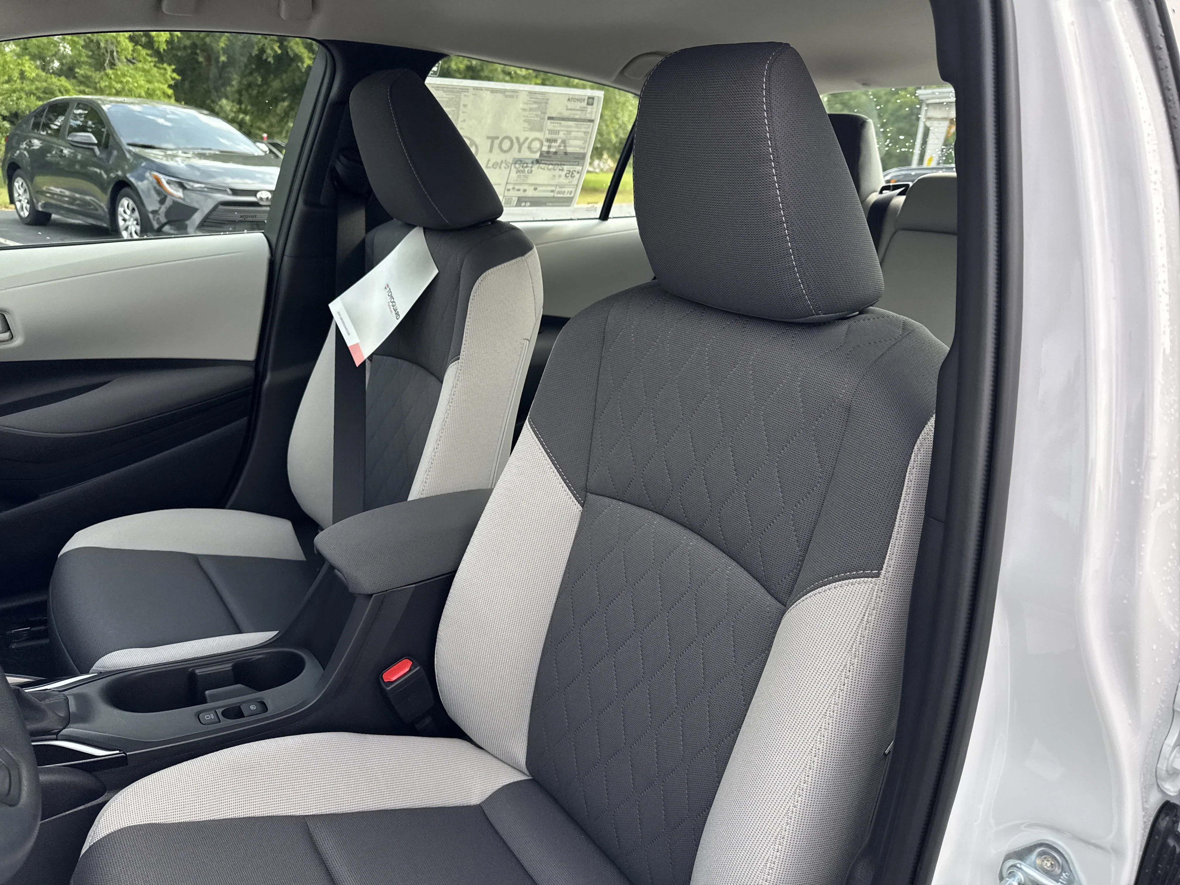 Used 2025  Toyota  image 14