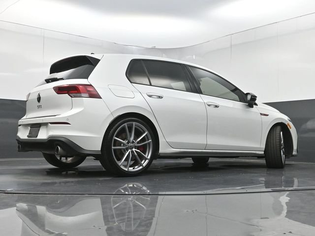 Used 2024 White Volkswagen S image 32