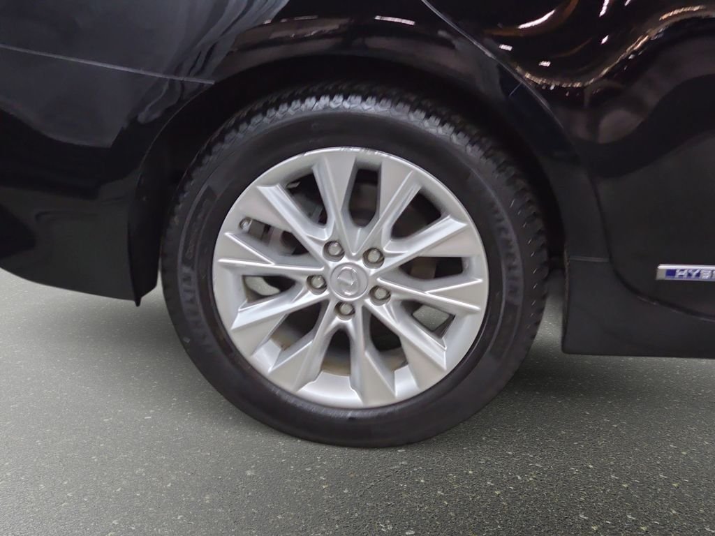 Used 2015 Obsidian Lexus 300h image 32