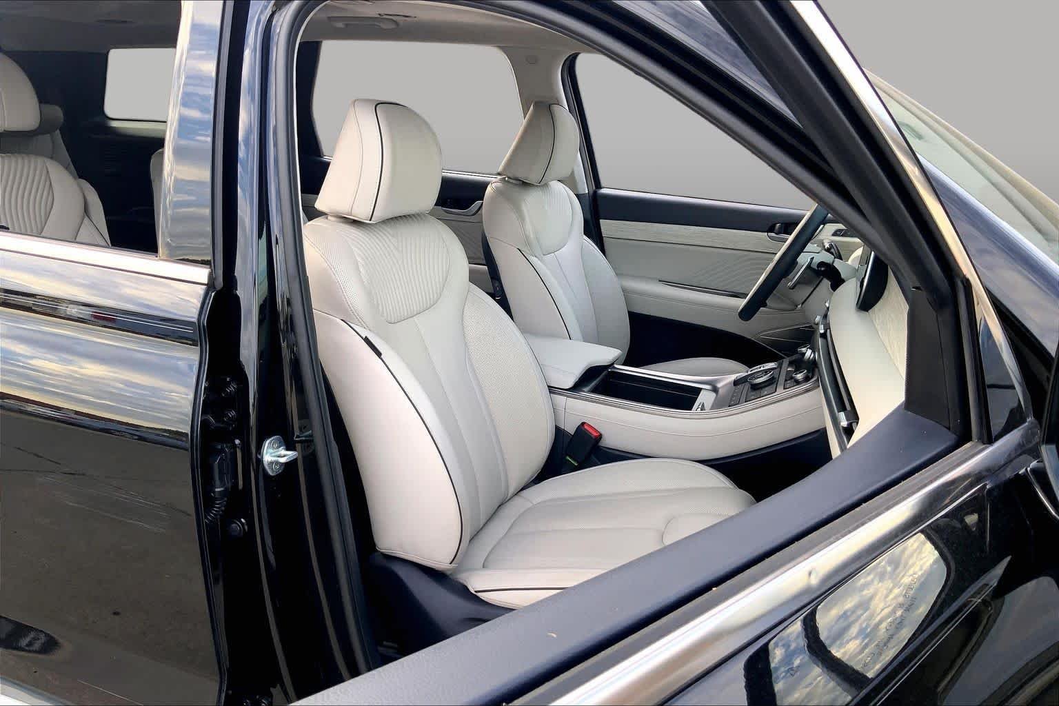 Used 2023 Abyss Black Pearl Hyundai Calligraphy image 9