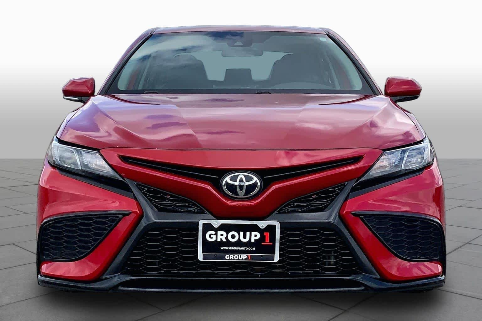 Used 2022 Supersonic Red Toyota SE image 4