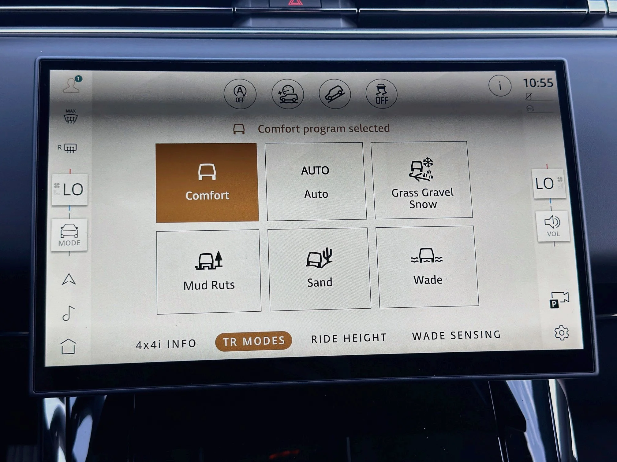 New 2026 Borasco Grey Land Rover SE image 45