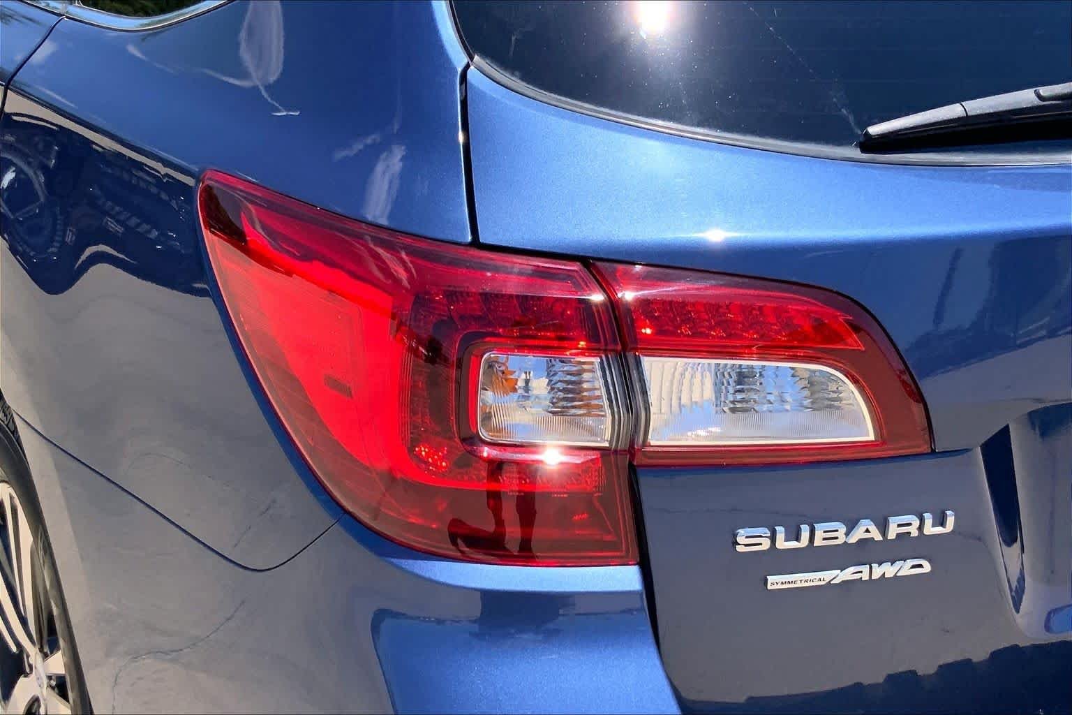 Used 2019 Abyss Blue Pearl Subaru Limited image 27