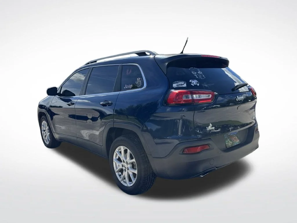 Certified Used 2018 Patriot Blue Pearlcoat Jeep Latitude image 6