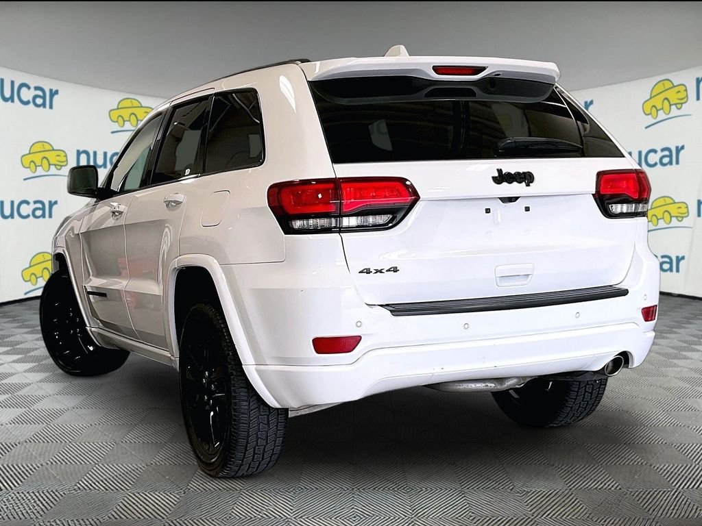 Used 2018 White Jeep Altitude image 4