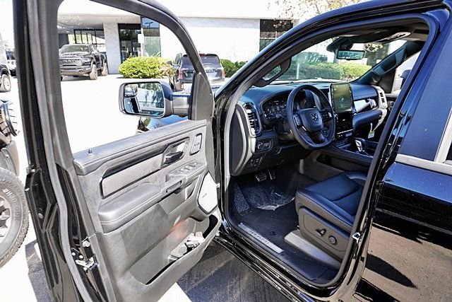 New 2026 Diamond Black Crystal Pearl-Coat Exterior Paint RAM RHO image 48