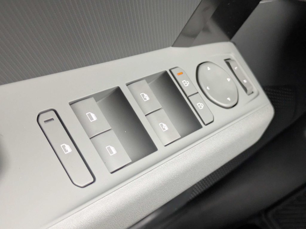 New 2027 Frost Blue Kia Wind image 22
