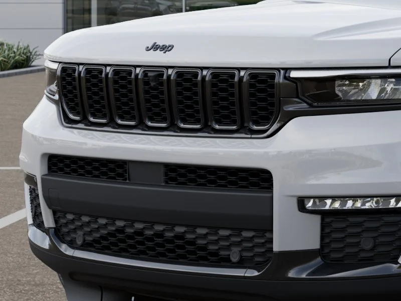 New 2025 Bright White Clear-Coat Exterior Paint Jeep Limited image 28