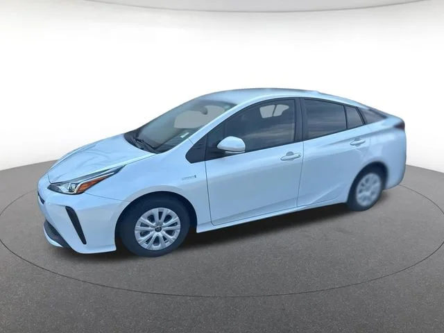 2022 Toyota Prius L Eco FWD's photo