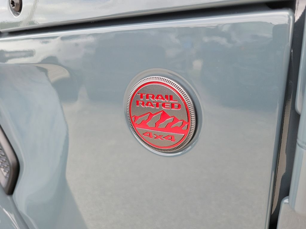 New 2026 Anvil Clear-Coat Exterior Paint Jeep Rubicon image 8
