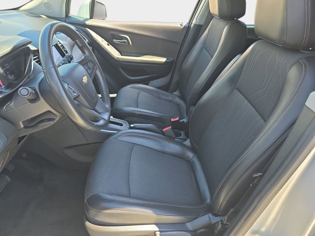 Used 2021 Silver Chevrolet LT image 17